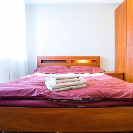 Apartment Near Metro Pecherskaya Киев Экстерьер фото