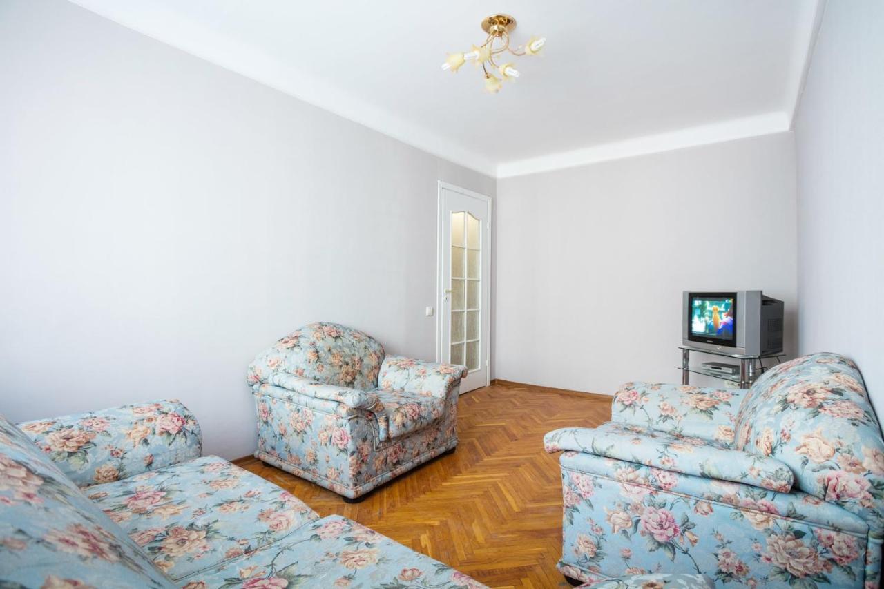 Apartment Near Metro Pecherskaya Киев Экстерьер фото